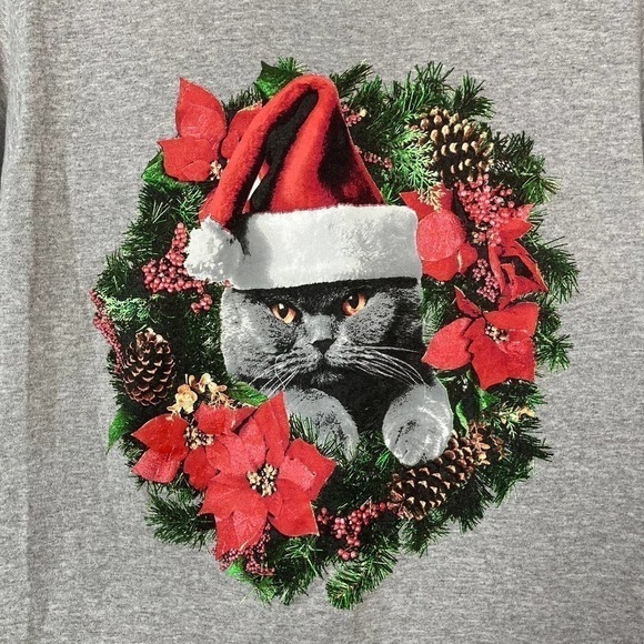 CHRISTMAS Cat with Santa Hat Holiday Wreath Heather Gray Crewneck T-Shirt Size S - Picture 2 of 13